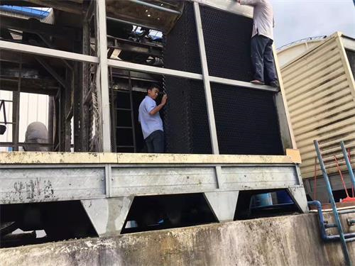 深圳冷卻塔產(chǎn)生大的振動聲響減小方法(冷卻塔振動大)