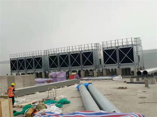 深圳冷卻塔：開(kāi)式冷卻塔與<font color='red'>閉式冷卻塔</font>哪個(gè)好？(開(kāi)式玻璃鋼冷卻塔價(jià)格一般是多少)